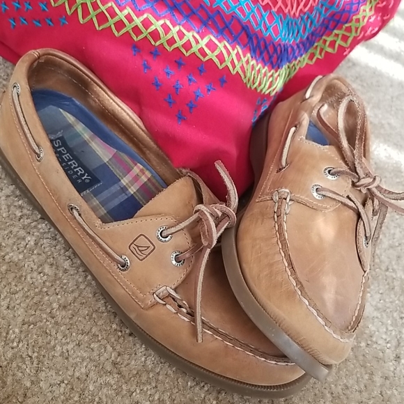 Leather Sperry - Picture 2 of 7
